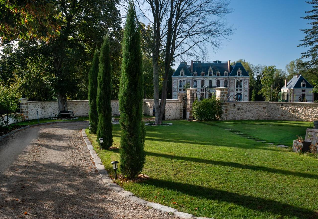 Le Clocher De La Duchesse Bonnelles Buitenkant foto